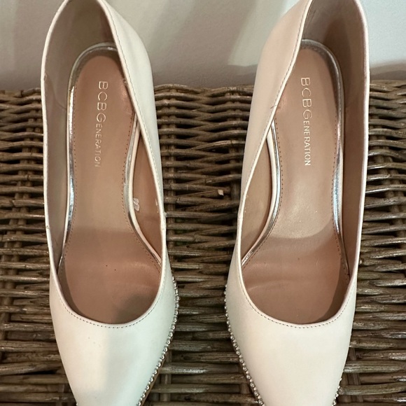 BCBGeneration Holli Pump - Picture 6 of 11